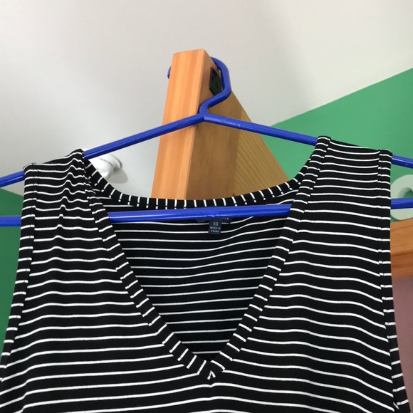 V Neck Midi Striped Dress - Picture 3 of 4